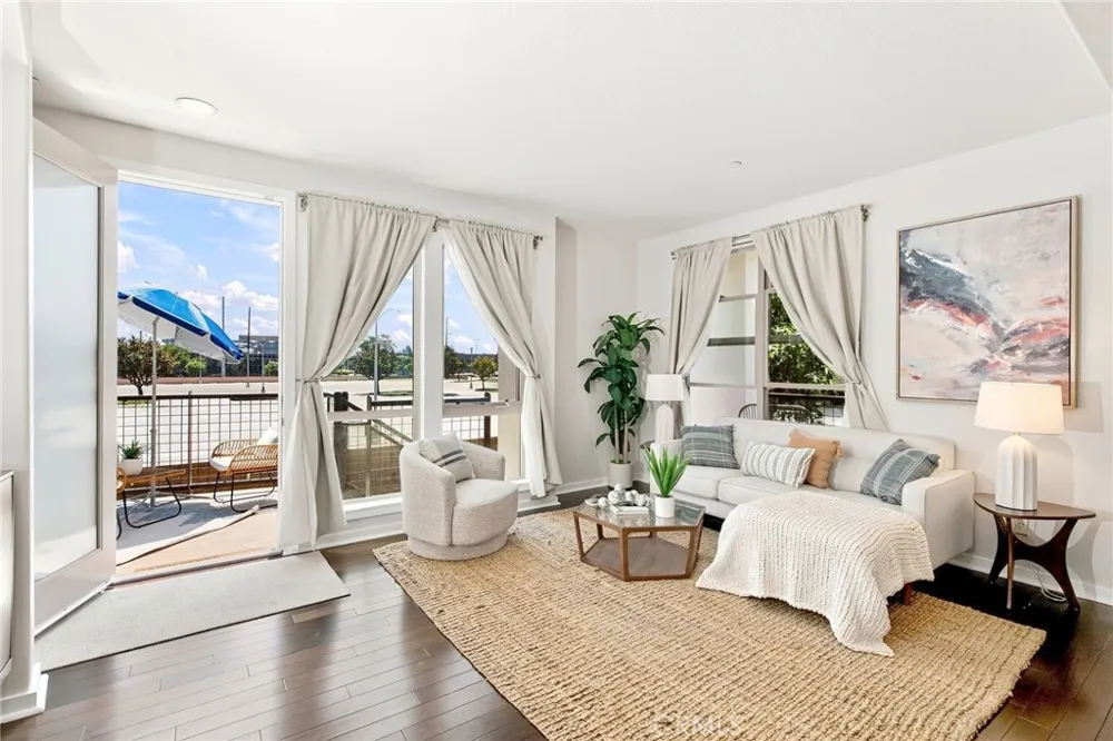 5410 W 149th Place #16 Hawthorne, CA 90250