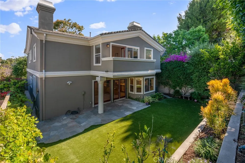1201 17th Manhattan Beach, CA 90266
