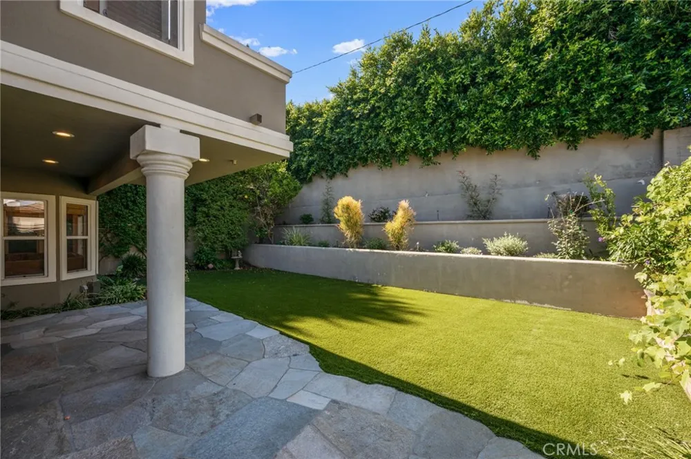 1201 17th Manhattan Beach, CA 90266