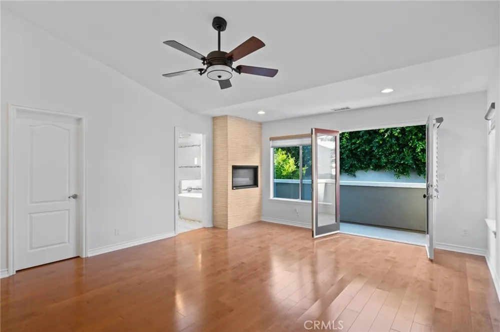 1201 17th Manhattan Beach, CA 90266