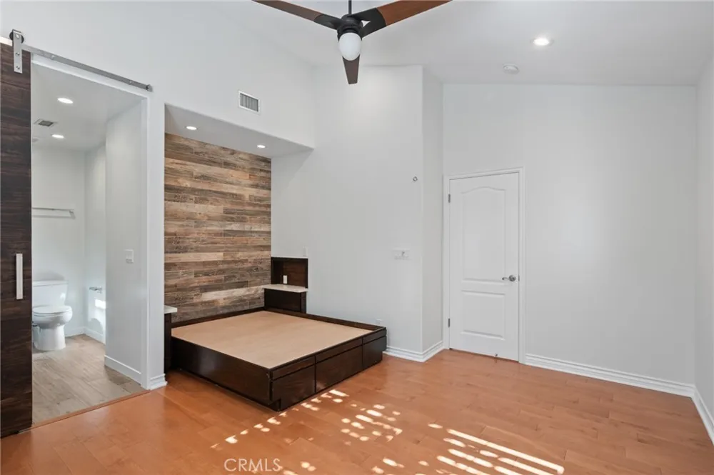 1201 17th Manhattan Beach, CA 90266