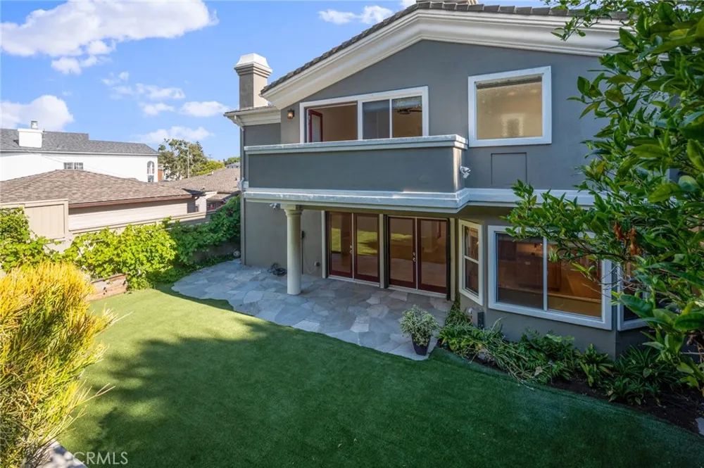 1201 17th Manhattan Beach, CA 90266