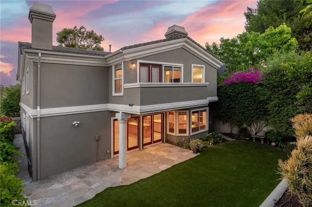 1201 17th Manhattan Beach, CA 90266