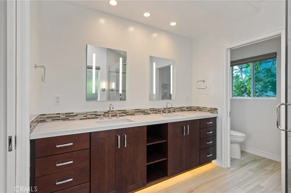 1201 17th Manhattan Beach, CA 90266