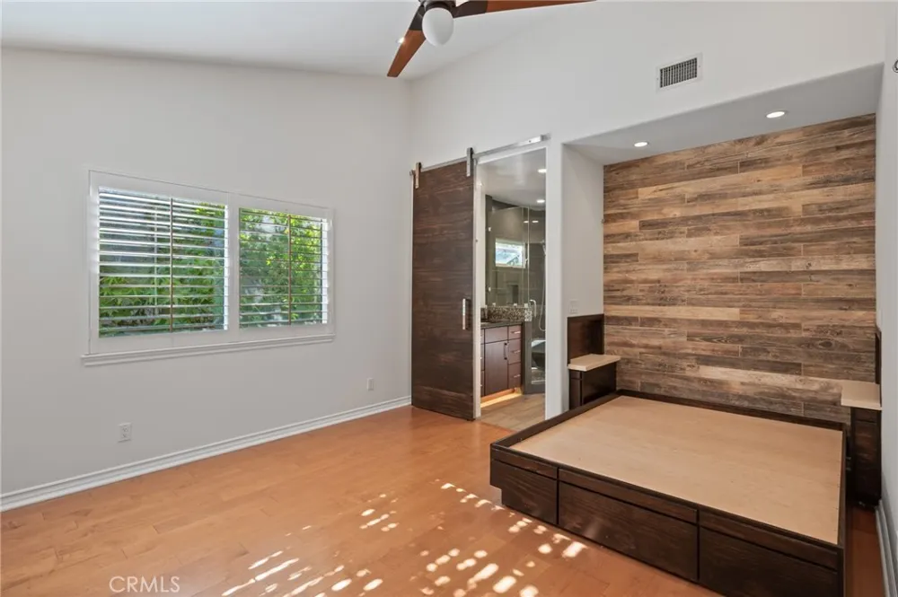 1201 17th Manhattan Beach, CA 90266