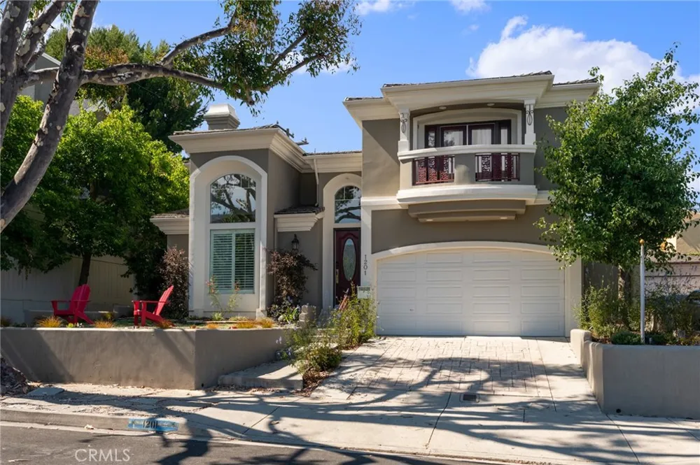 1201 17th Manhattan Beach, CA 90266