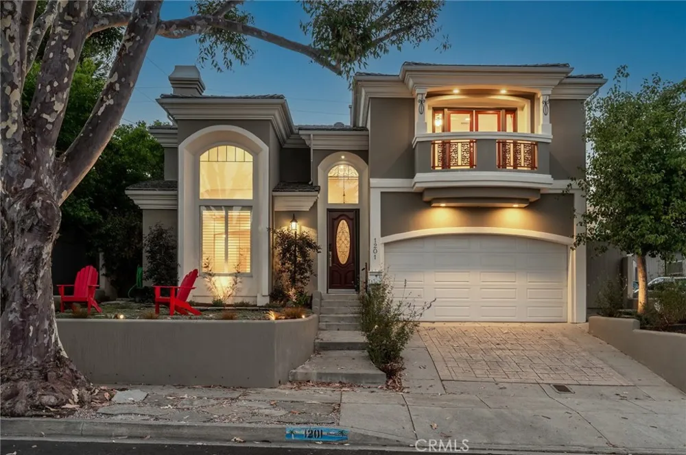 1201 17th Manhattan Beach, CA 90266