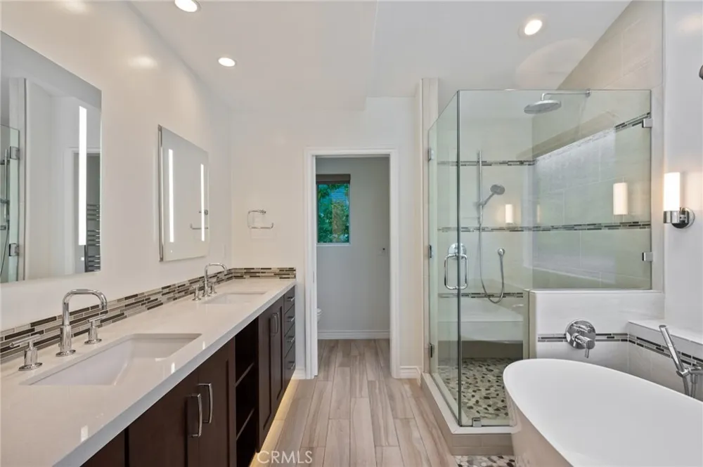 1201 17th Manhattan Beach, CA 90266