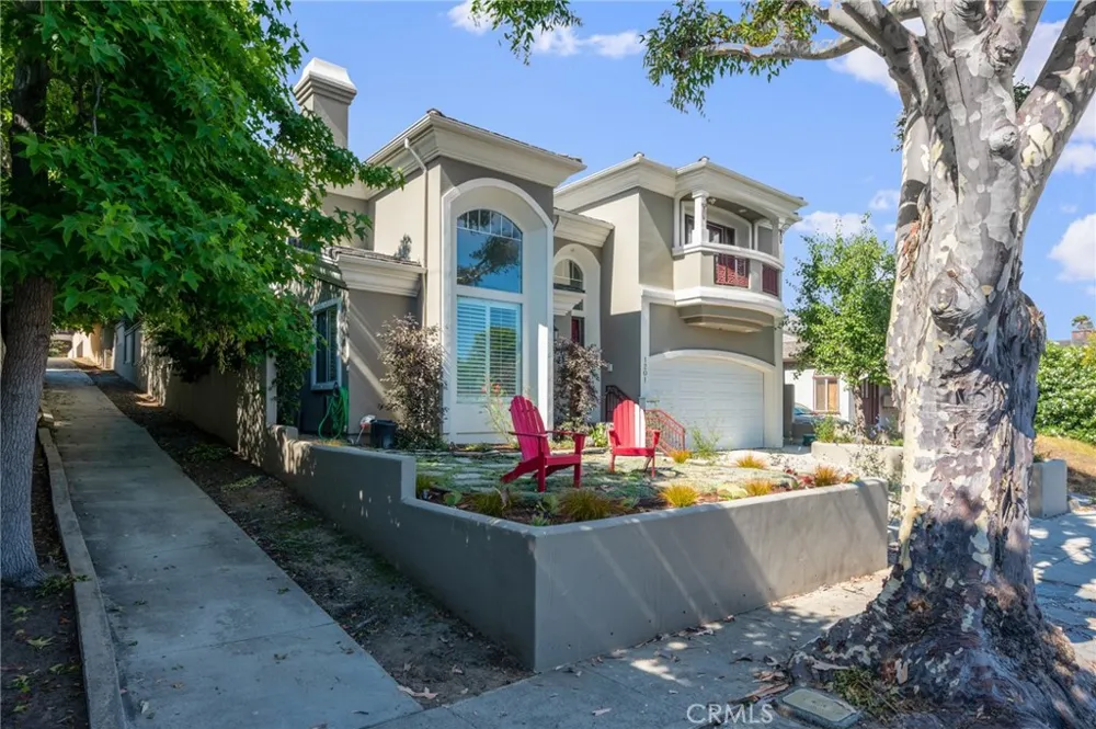 1201 17th Manhattan Beach, CA 90266