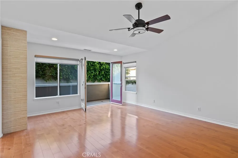 1201 17th Manhattan Beach, CA 90266