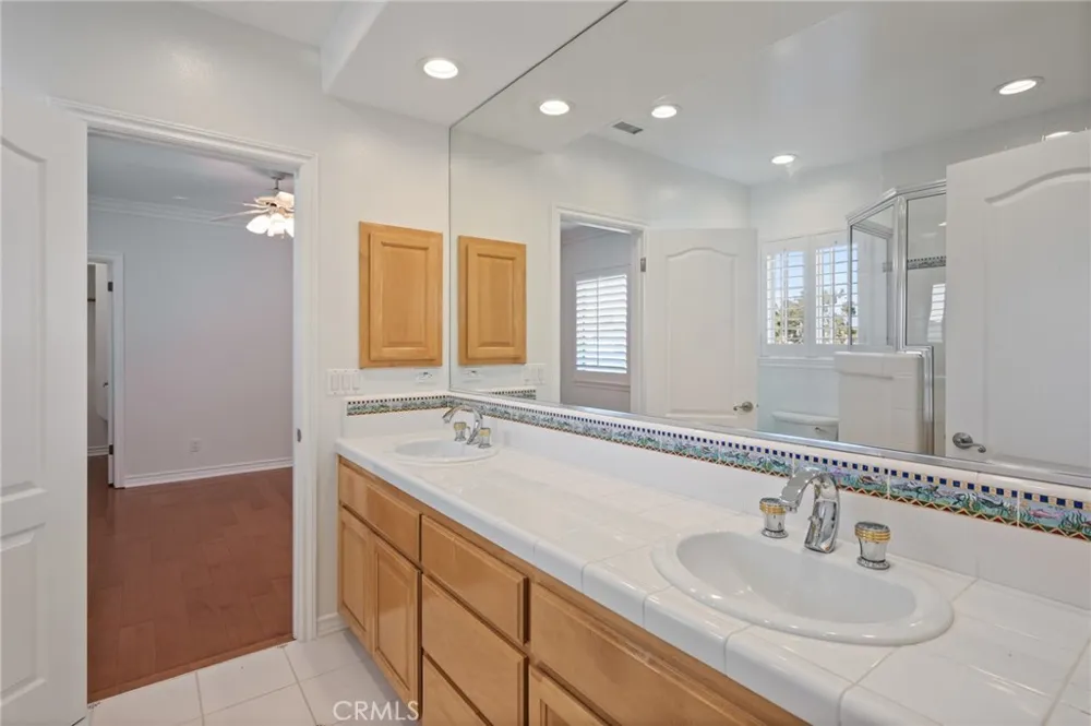 1201 17th Manhattan Beach, CA 90266