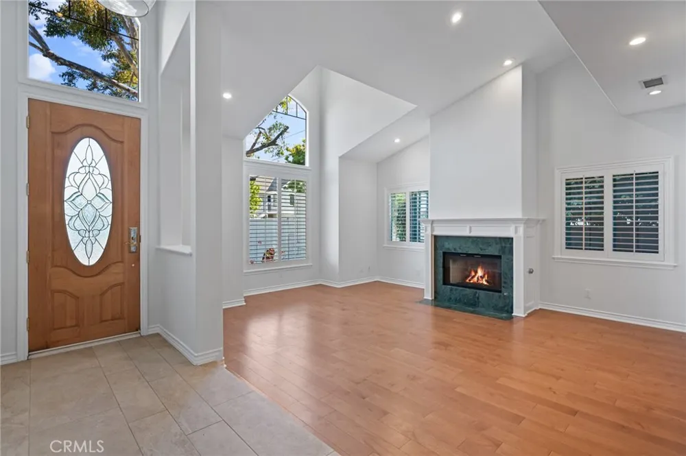 1201 17th Manhattan Beach, CA 90266