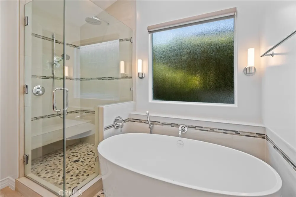 1201 17th Manhattan Beach, CA 90266