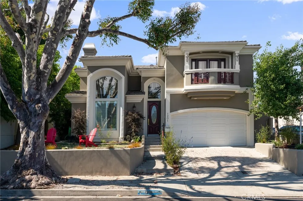 1201 17th Manhattan Beach, CA 90266
