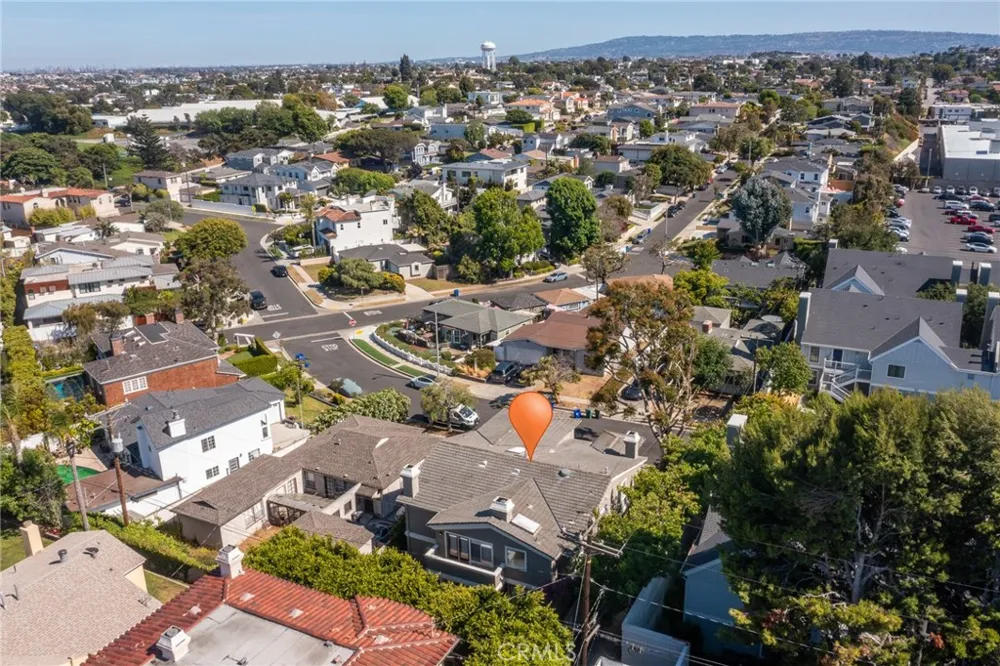 1201 17th Manhattan Beach, CA 90266