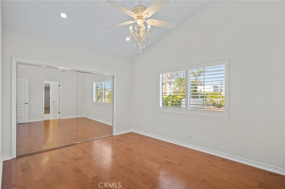 1201 17th Manhattan Beach, CA 90266