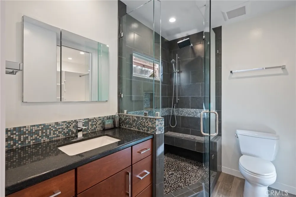 1201 17th Manhattan Beach, CA 90266