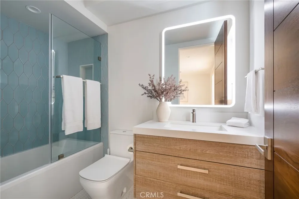 232 6th Street Manhattan Beach, CA 90266