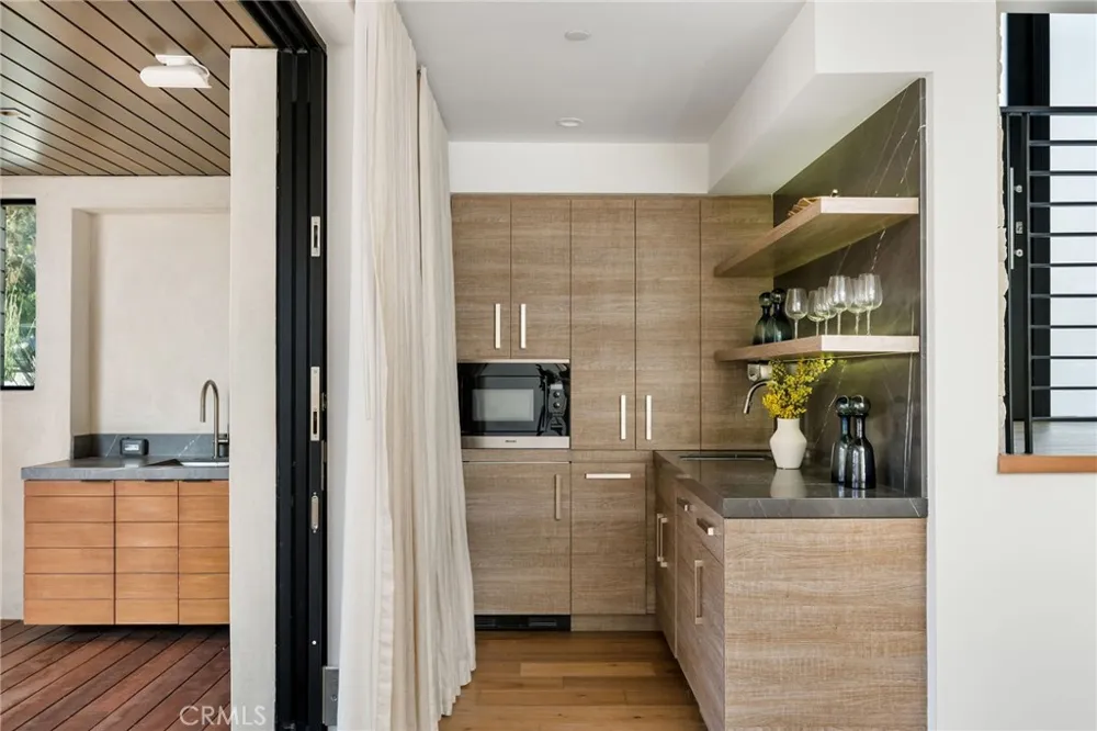 232 6th Street Manhattan Beach, CA 90266