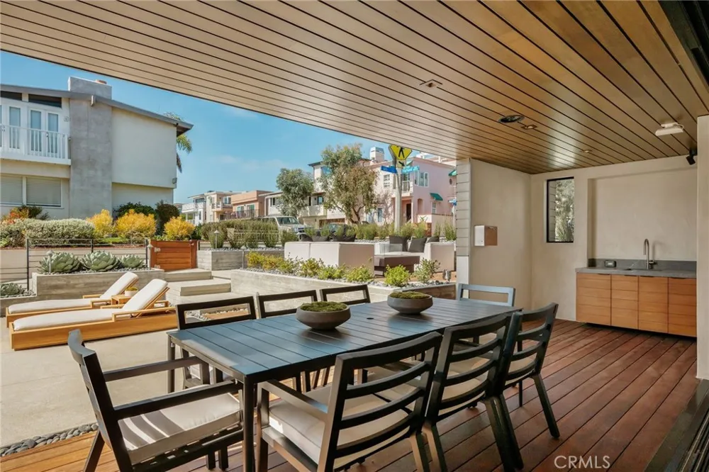 232 6th Street Manhattan Beach, CA 90266