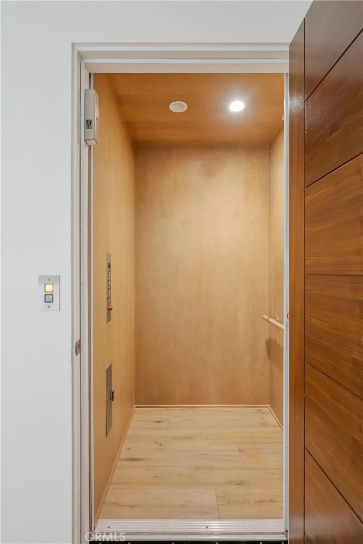 232 6th Street Manhattan Beach, CA 90266
