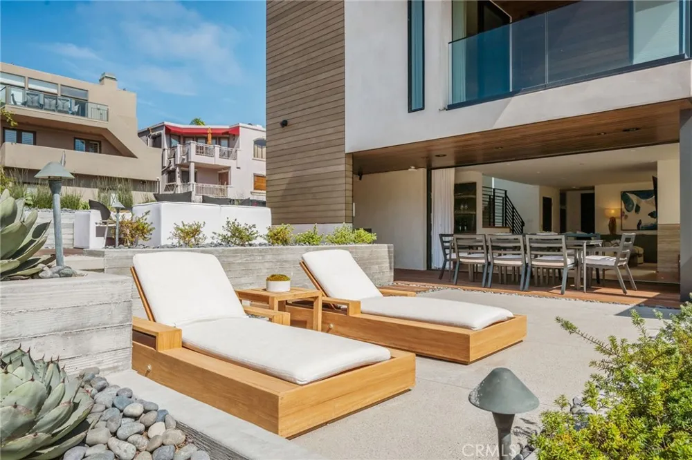 232 6th Street Manhattan Beach, CA 90266