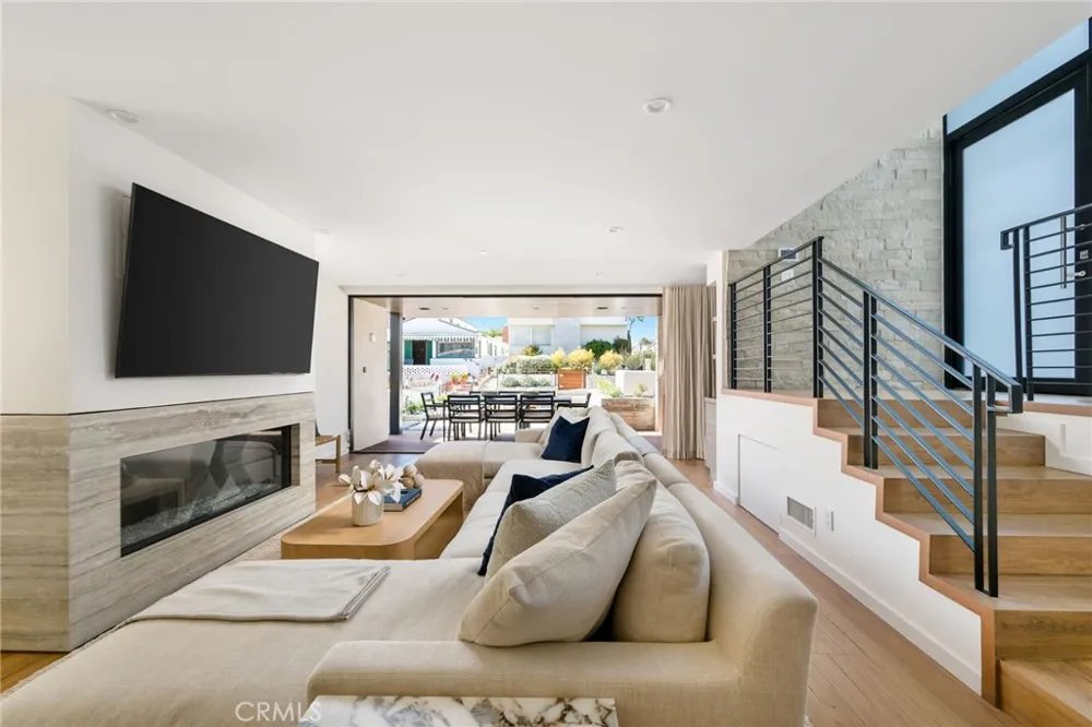 232 6th Street Manhattan Beach, CA 90266