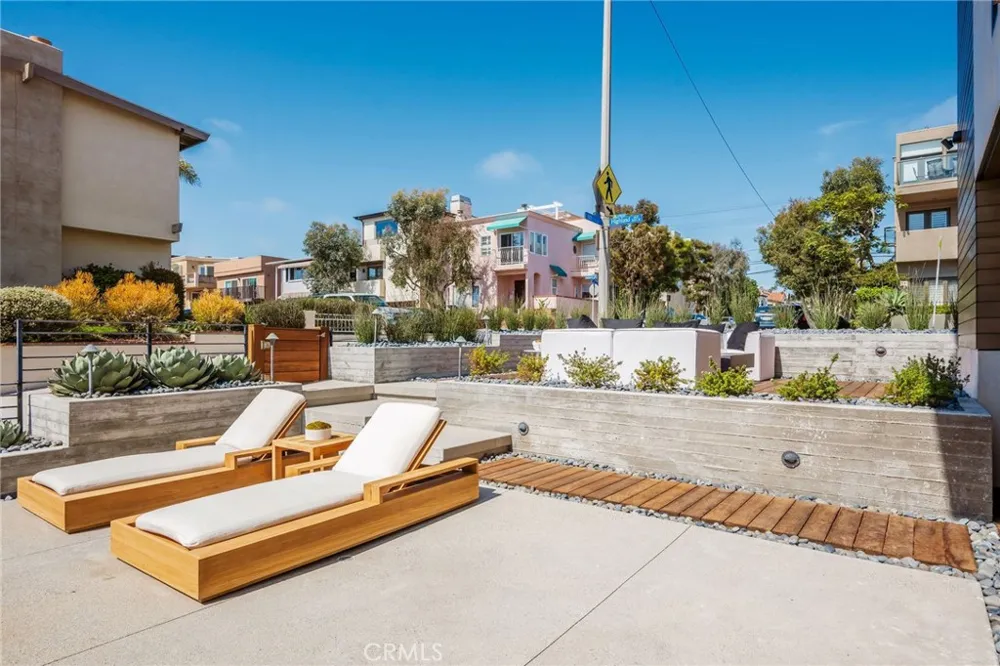 232 6th Street Manhattan Beach, CA 90266