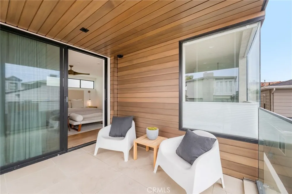232 6th Street Manhattan Beach, CA 90266