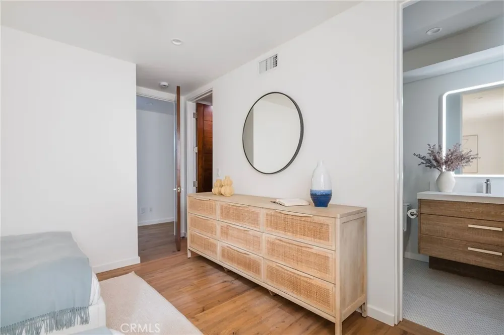 232 6th Street Manhattan Beach, CA 90266