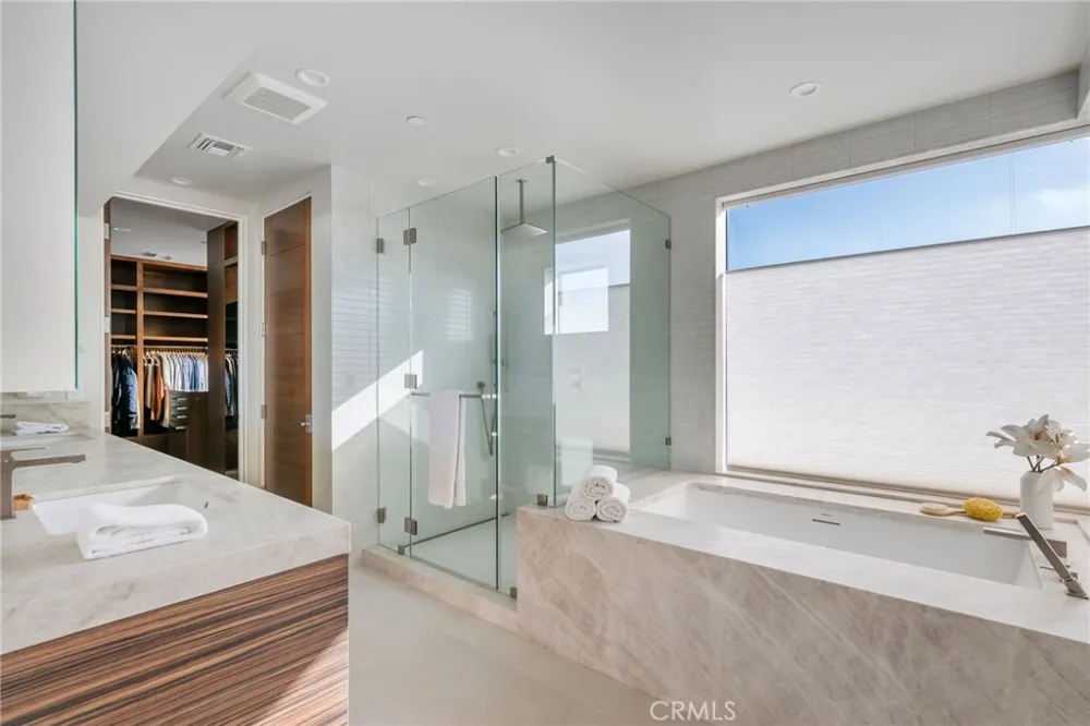 232 6th Street Manhattan Beach, CA 90266
