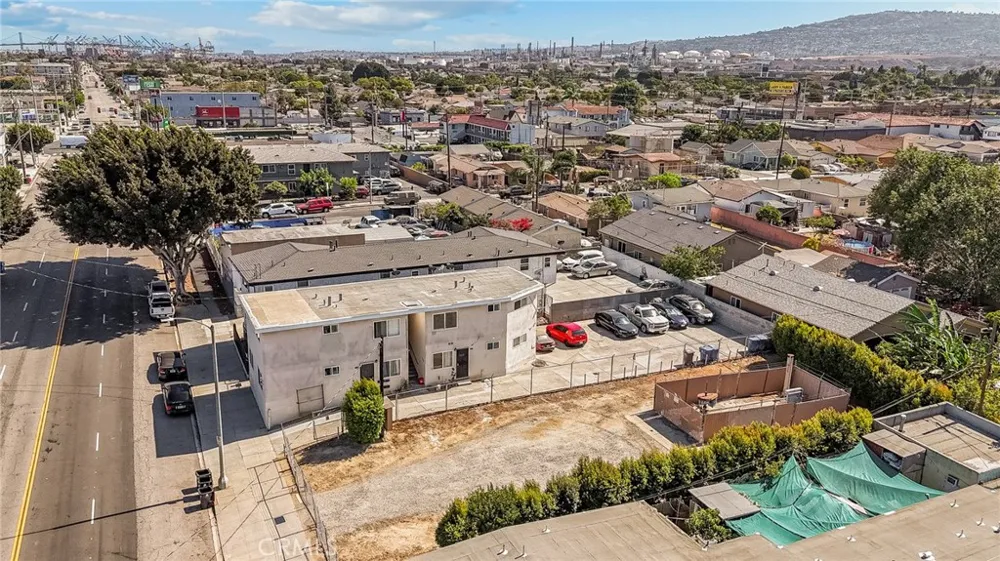1445 Wilmington Wilmington, CA 90744
