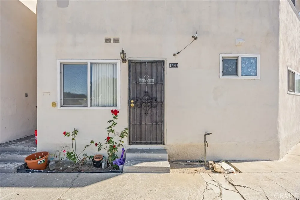 1445 Wilmington Wilmington, CA 90744