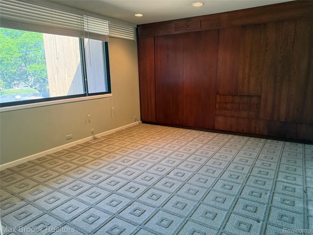 32690 Ravine Drive Franklin Village, MI 48025