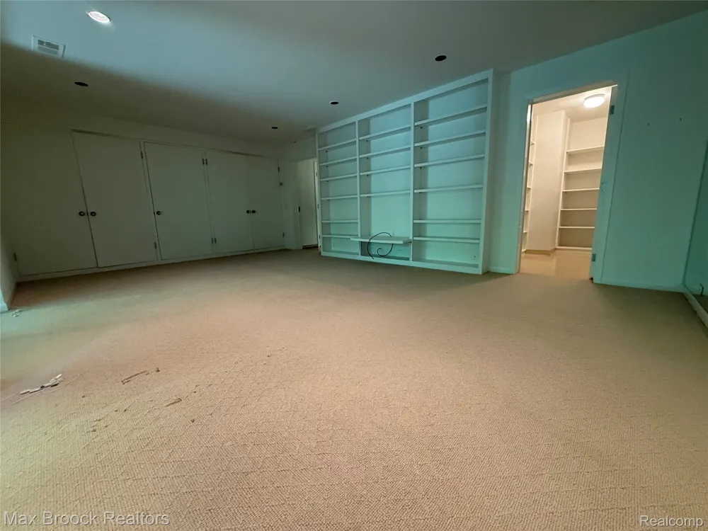 32690 Ravine Drive Franklin Village, MI 48025