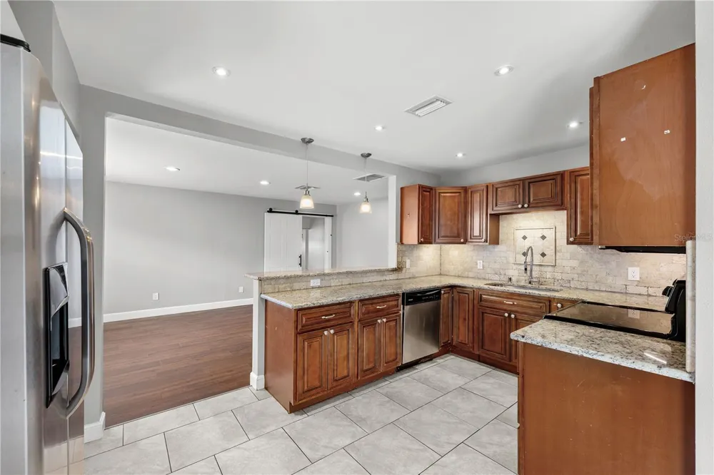 5345 38TH AVENUE St Petersburg, FL 33710
