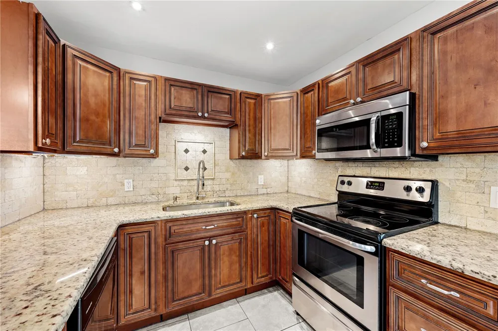 5345 38TH AVENUE St Petersburg, FL 33710