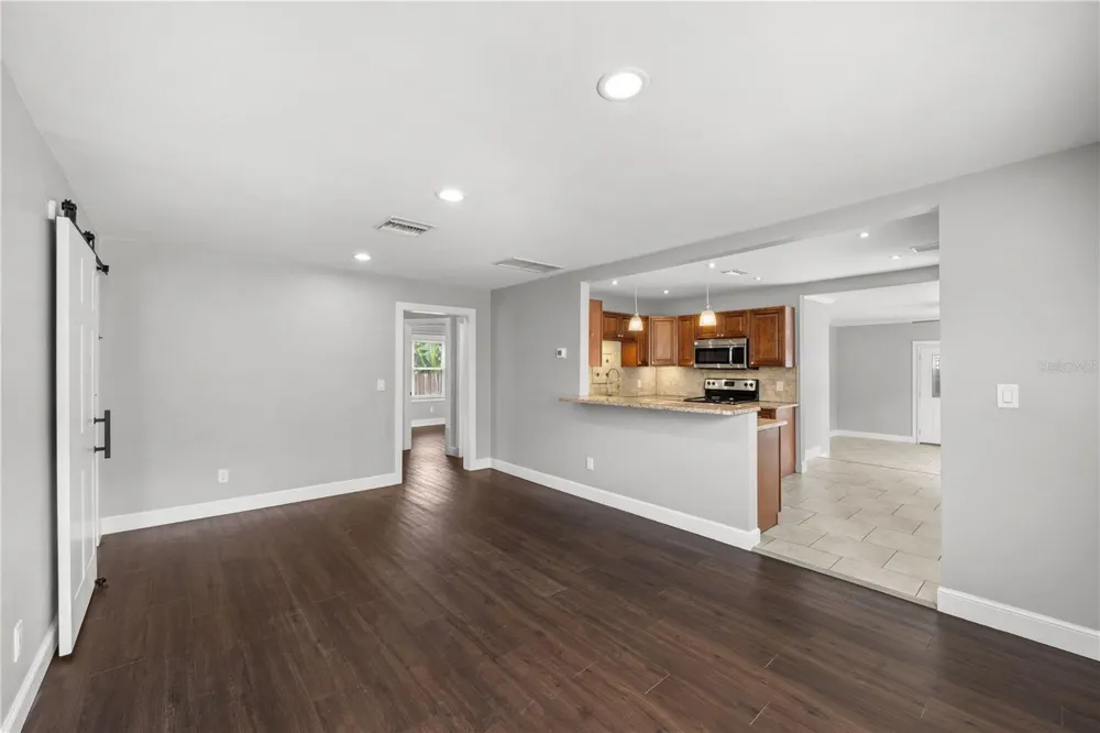5345 38TH AVENUE St Petersburg, FL 33710