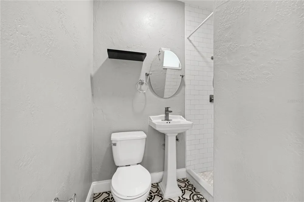 5345 38TH AVENUE St Petersburg, FL 33710