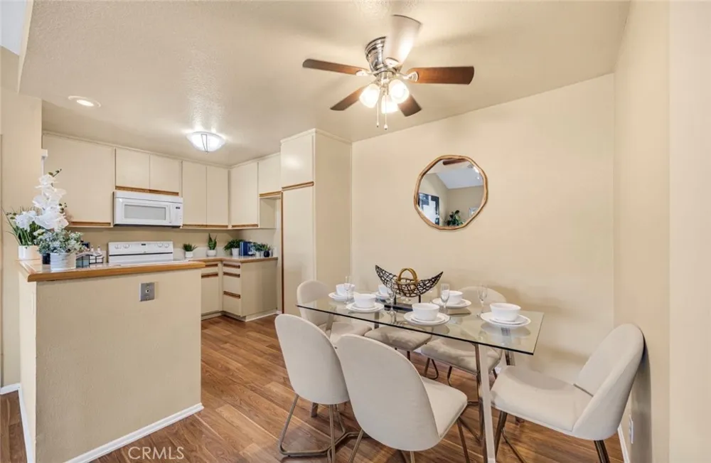 27618 Susan Beth Way Unit G Saugus, CA 91350