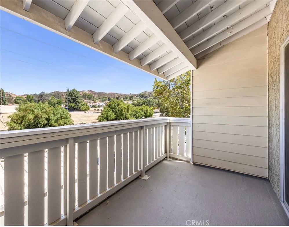 27618 Susan Beth Way Unit G Saugus, CA 91350