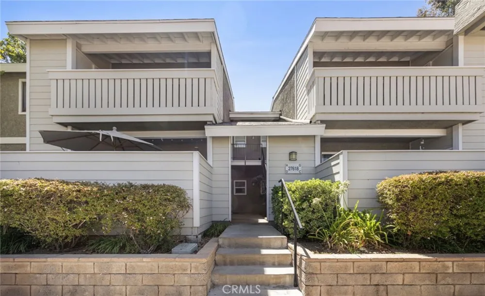27618 Susan Beth Way Unit G Saugus, CA 91350