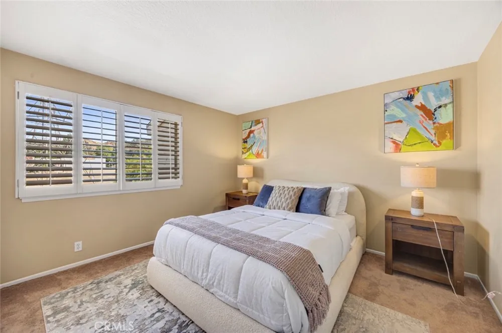27618 Susan Beth Way Unit G Saugus, CA 91350