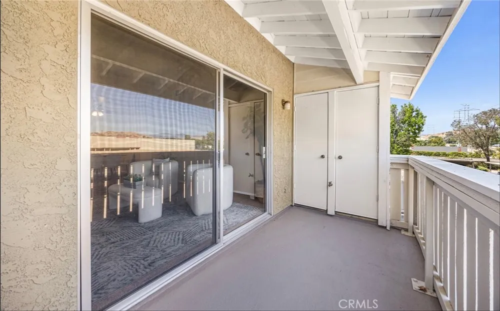 27618 Susan Beth Way Unit G Saugus, CA 91350