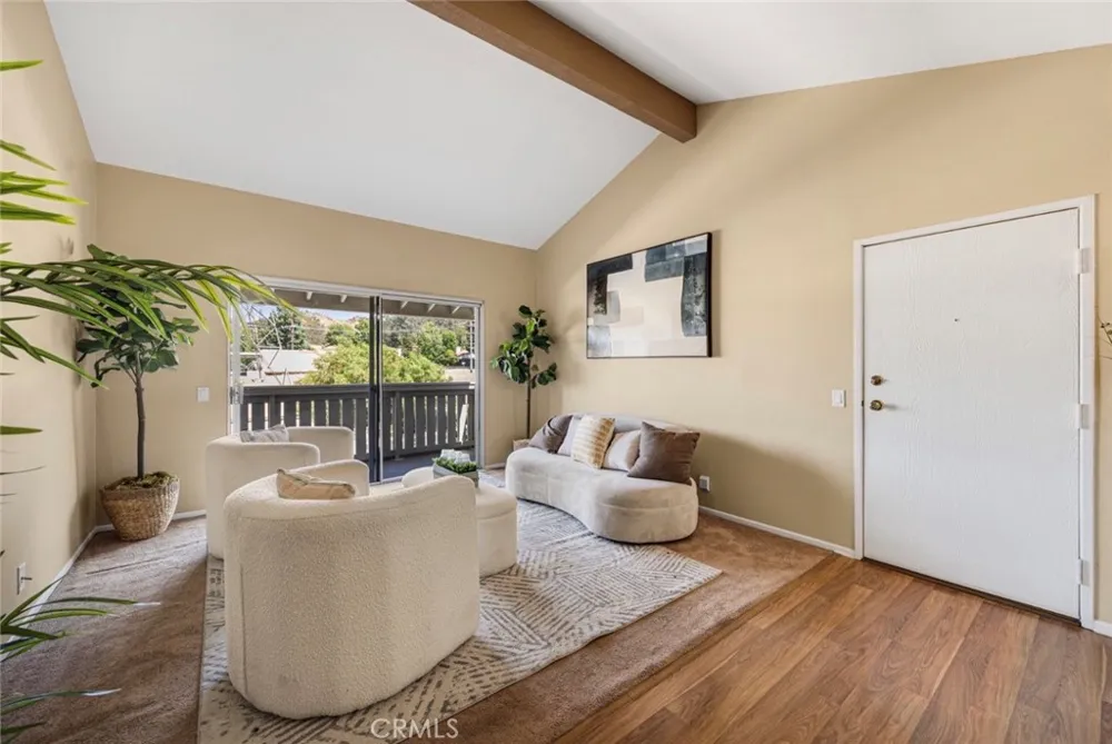 27618 Susan Beth Way Unit G Saugus, CA 91350
