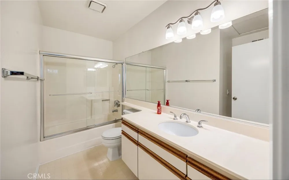 27618 Susan Beth Way Unit G Saugus, CA 91350