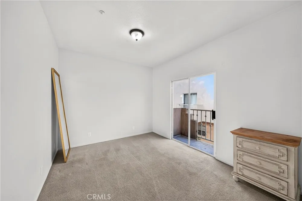 321 W. Queen St. Unit 8 Inglewood, CA 90301