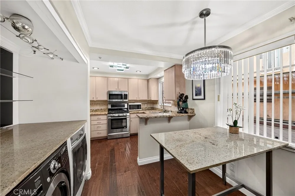 321 W. Queen St. Unit 8 Inglewood, CA 90301