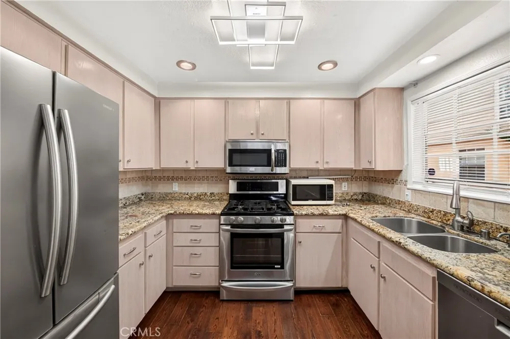 321 W. Queen St. Unit 8 Inglewood, CA 90301