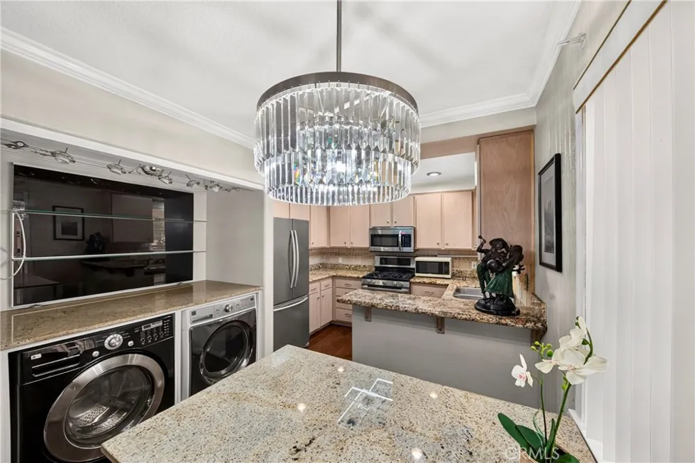 321 W. Queen St. Unit 8 Inglewood, CA 90301